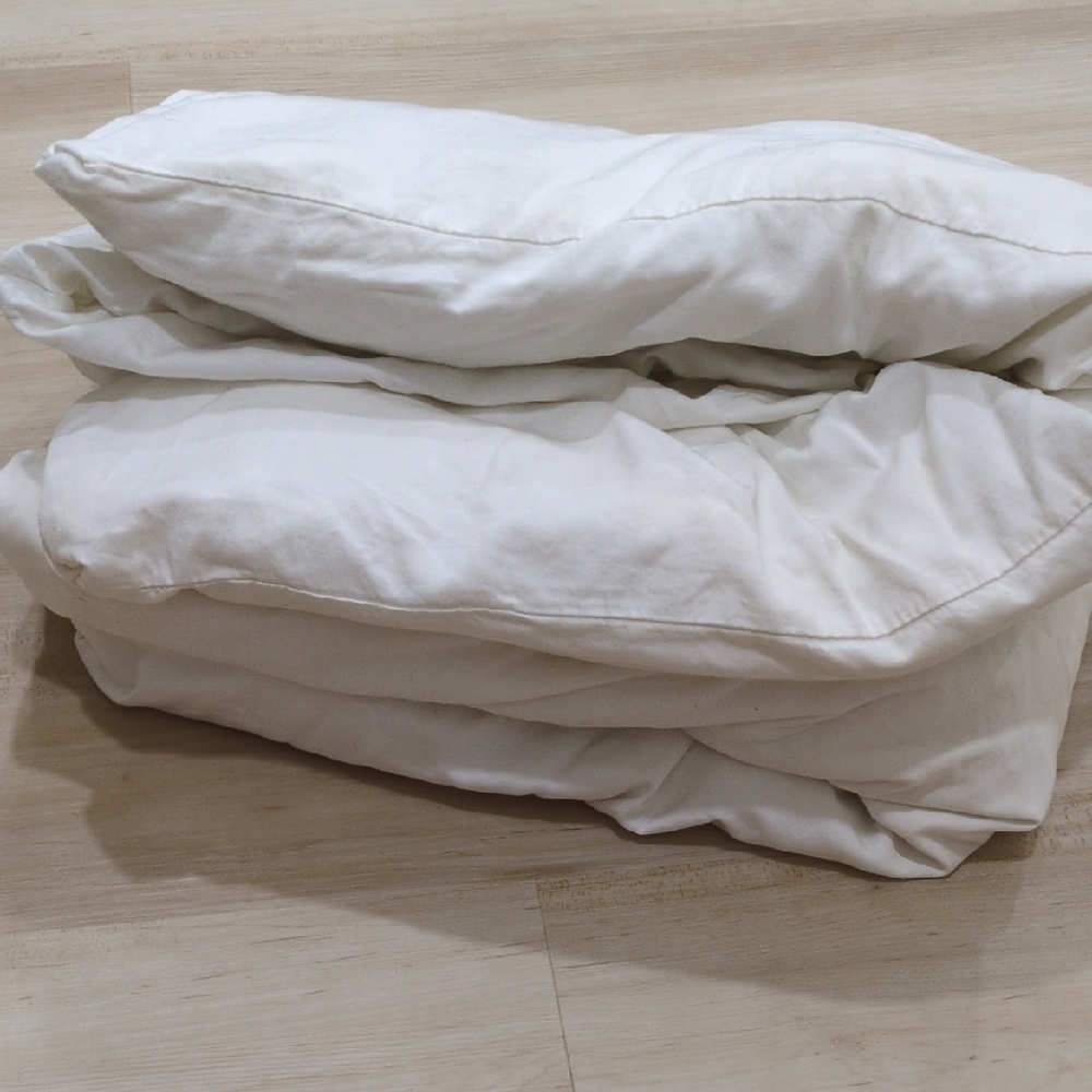 🖤 Small Duvet Comforter and Duvet Cover, White ~32x38 Inch